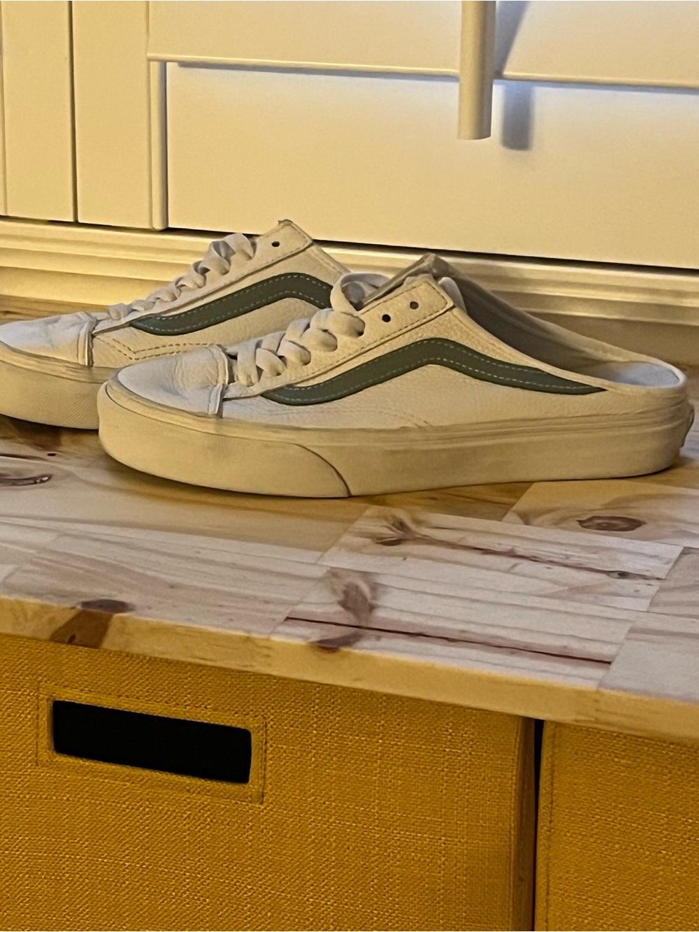 Vans Off The Wall. White Slip-On Mule Sneakers with Green Side Stripe
